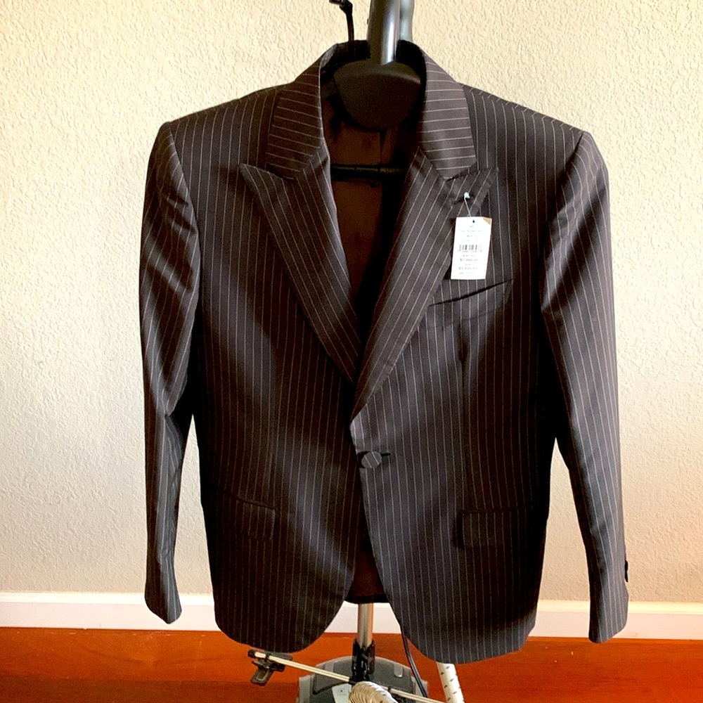 Brioni 100% Wool Black & Tan Pinstripe 3-Piece Suit. Peak Lapel. Made in Italy.